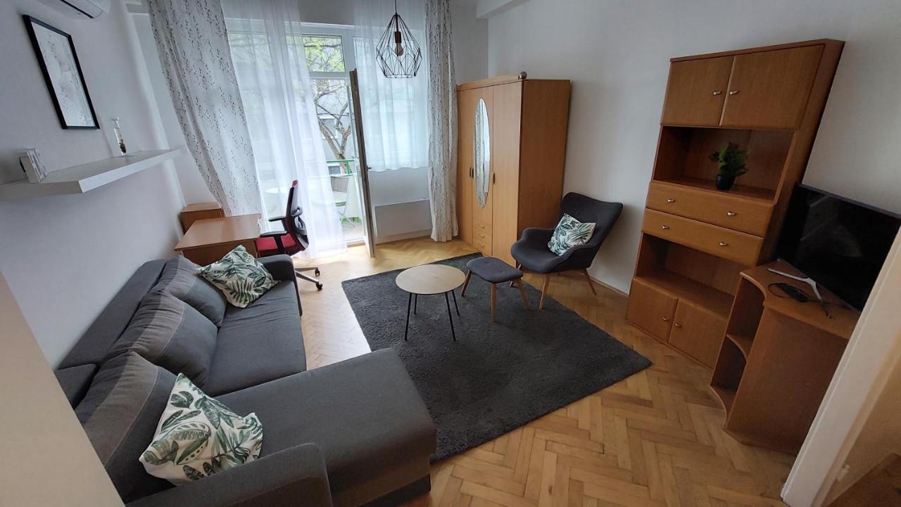 Apartment Comfy And Stylish Jewelry Box Budapest
