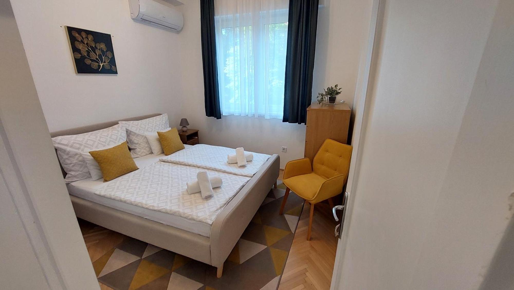 Apartment Comfy And Stylish Jewelry Box Budapest