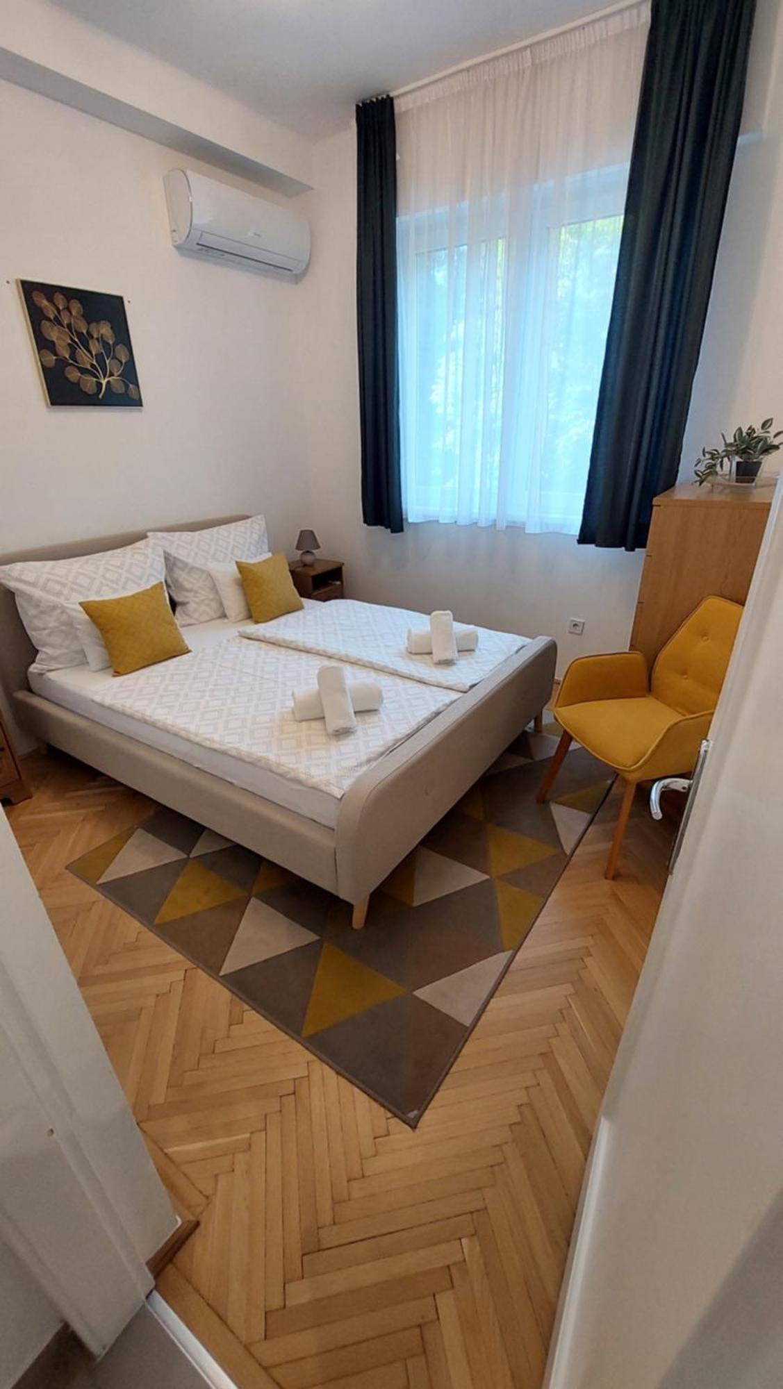 Comfy And Stylish Jewelry Box * Budapest